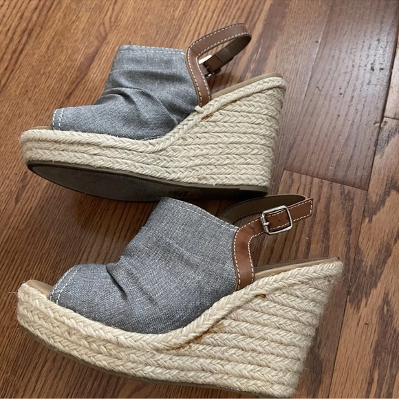 Soda Canvas Sling Back Wedge Women Size 7 - Picture 2 of 5